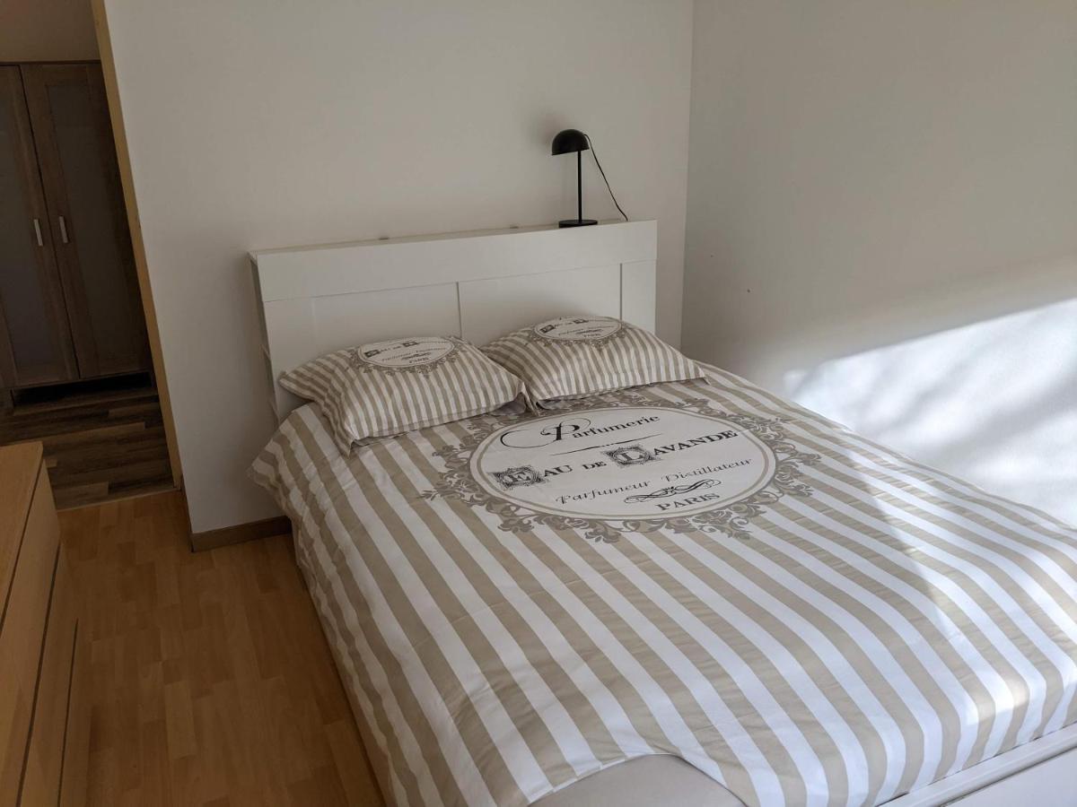 Appartement Sqy Guyancourt ภายนอก รูปภาพ